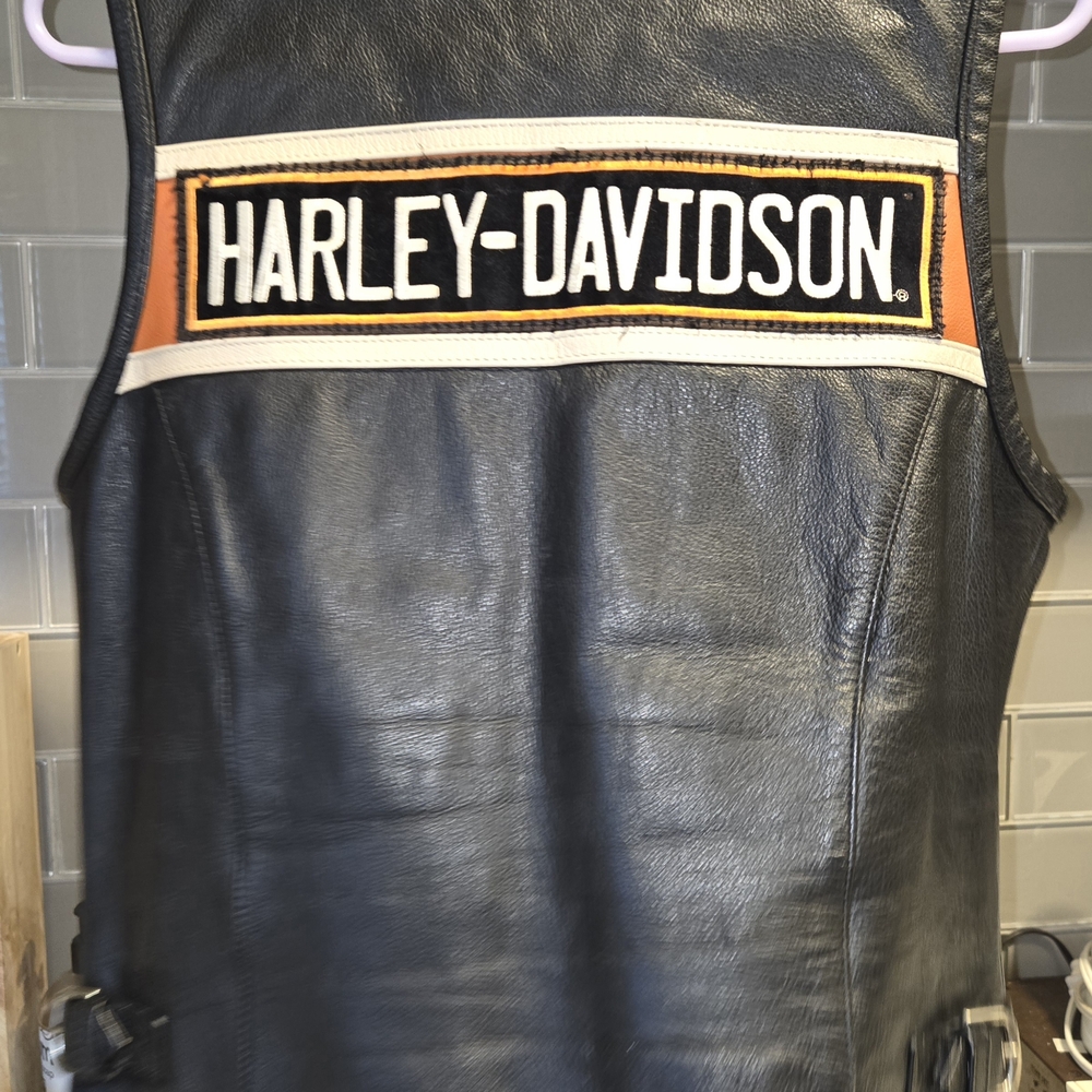 Harley-Davidson Women's Leather Vest EUC - Picture 2 of 3